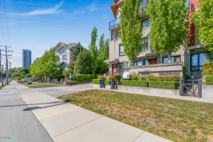 Swimming Pool Photo of 112 13931 Fraser Highway, Surrey, BC