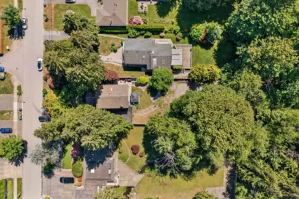 Garden / Landscaping Photo of 9573 139 Street, Surrey, BC