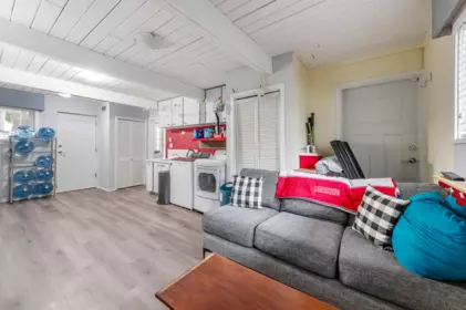 Hallway Photo of 9573 139 Street, Surrey, BC