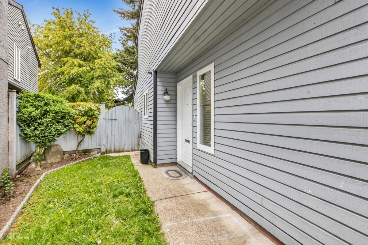 Family Room Photo of 7368 Parkwood Drive, Surrey, BC