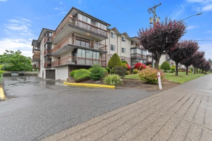 Staircase Photo of 204 32055 Old Yale Road, Abbotsford, BC