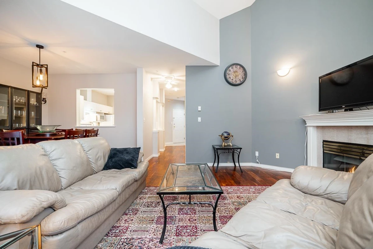 Family Room Photo of 401 2575 Ware Street, Abbotsford, BC