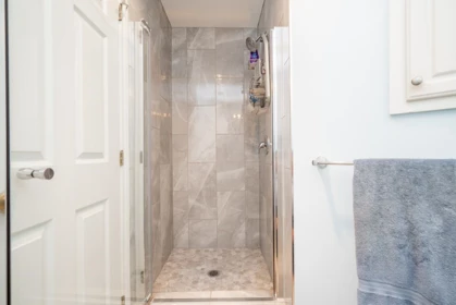 Hallway Photo of 401 2575 Ware Street, Abbotsford, BC