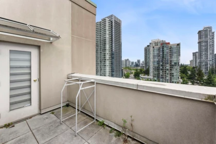 Loft / Bonus Room Photo of 1604 10523 University Drive, Surrey, BC