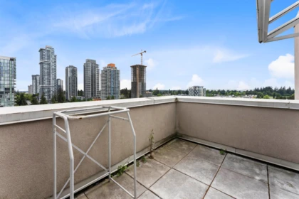 Powder Room Photo of 1604 10523 University Drive, Surrey, BC