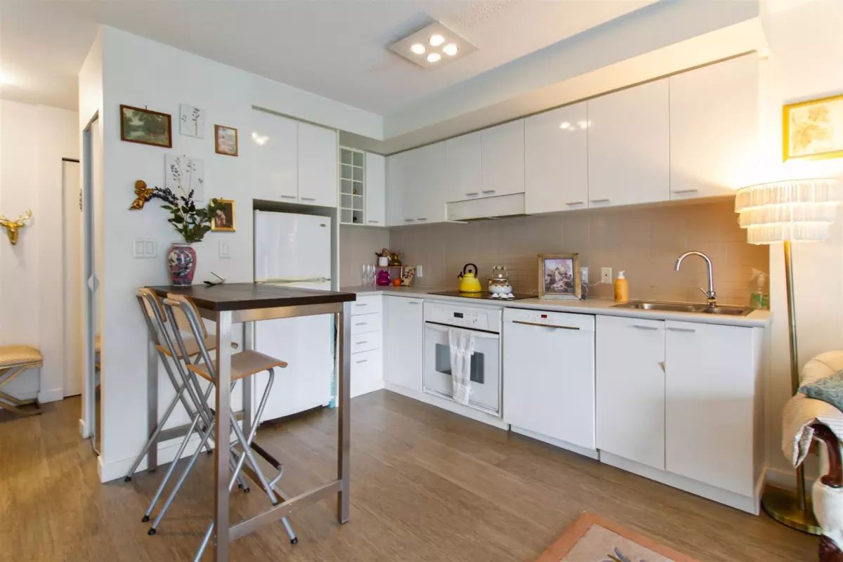 Dining Area Photo of 707 131 Regiment Square, Vancouver, BC