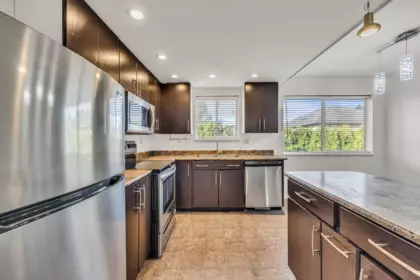 Walk-In Closet Photo of 4 19690 56 Avenue, Langley, BC
