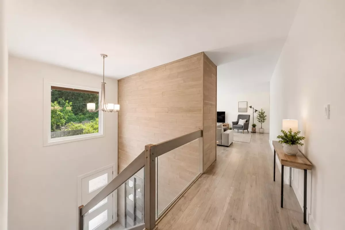 Family Room Photo of 3907 Bayridge Place, West Vancouver, BC