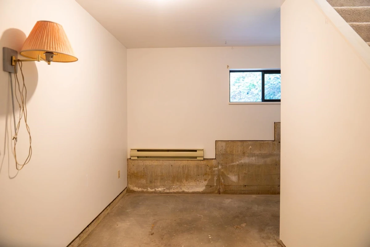Laundry Room Photo of 37150 Schooner Way, Pender Island, BC