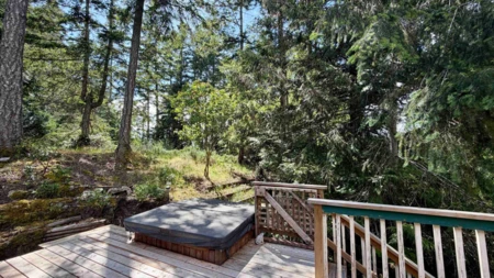 Front Yard Photo of 37150 Schooner Way, Pender Island, BC
