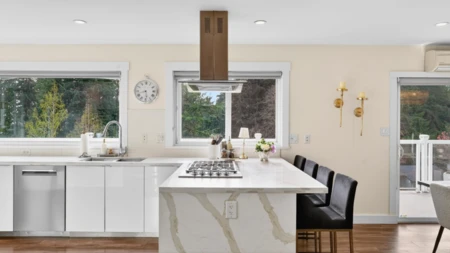 Breakfast Nook Photo of 668 Alpine Court, North Vancouver, BC