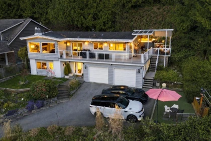 Front Yard Photo of 668 Alpine Court, North Vancouver, BC