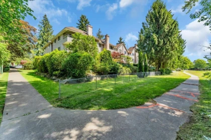 Outdoor Deck Photo of 107 5350 Victory Street, Burnaby, BC