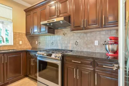Kitchen Island Photo of 19698 71b Avenue, Langley, BC