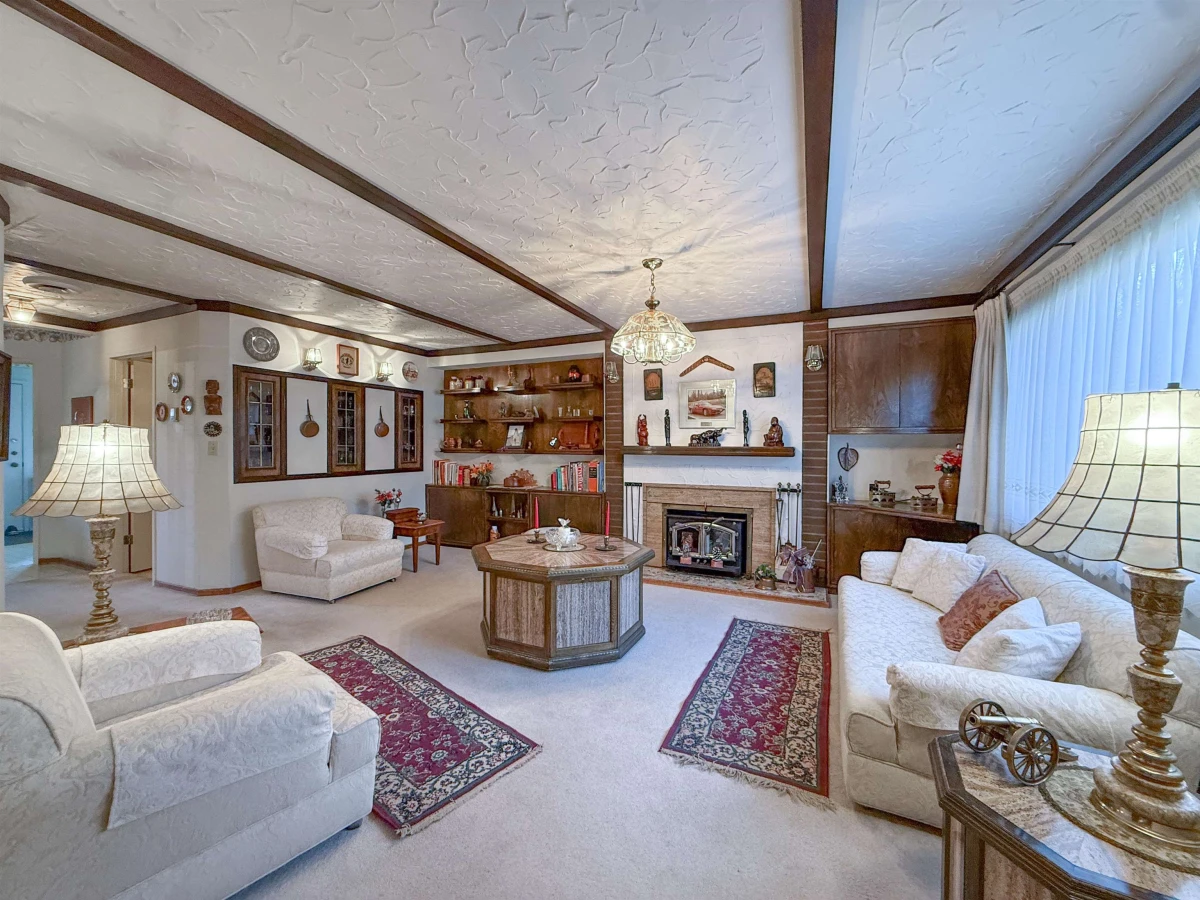 Family Room Photo of 6816 Ontario Street, Vancouver, BC