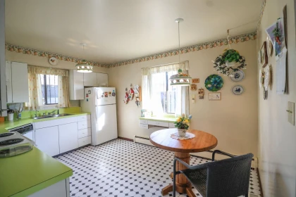 Kitchen Photo of 6816 Ontario Street, Vancouver, BC