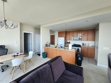1106 9222 University Crescent, Burnaby, BC, Burnaby — Apartment/Condo for sale