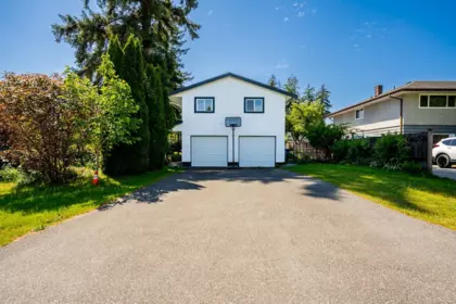 Hot Tub / Spa Photo of 11101 143a Street, Surrey, BC