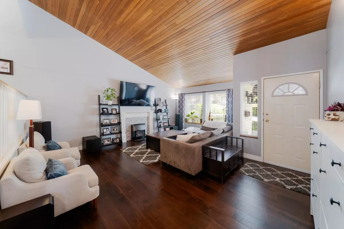 Family Room Photo of 8034 138 Street, Surrey, BC
