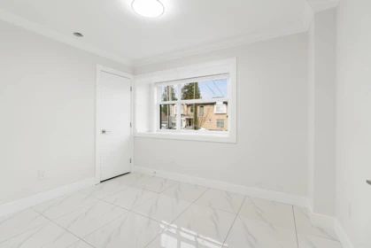 Hallway Photo of 2 8464 15TH AVENUE, Burnaby BC V3N 1Y2