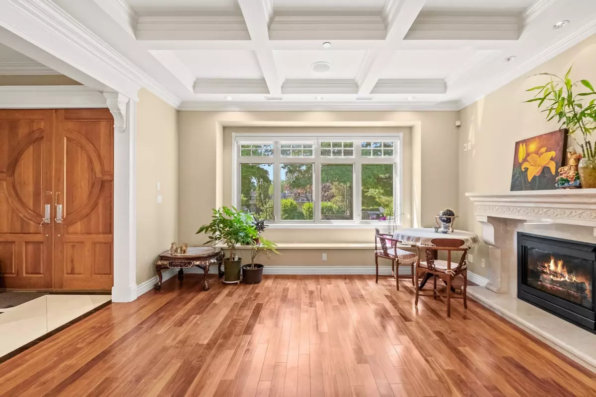 Dining Area Photo of 1529 W 61st Avenue, Vancouver, BC