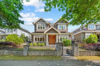 Entry Foyer Photo of 1529 W 61st Avenue, Vancouver, BC