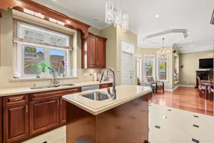 Guest Bathroom Photo of 1529 W 61st Avenue, Vancouver, BC