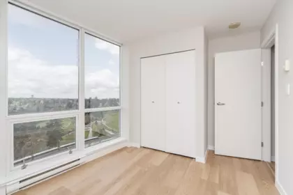 Hallway Photo of 2002 13618 100 Avenue, Surrey, BC