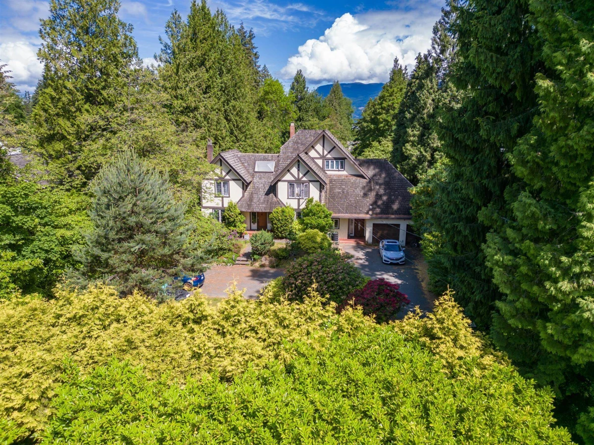 Exterior Rear Photo of 4755 W 4th Avenue, Vancouver, BC