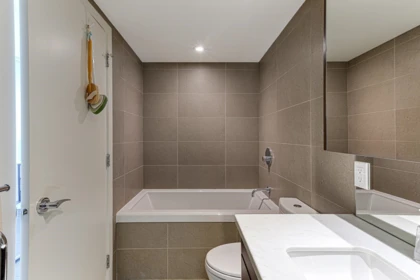 Primary Bathroom Photo of 1404 138 W 1st Avenue, Vancouver, BC