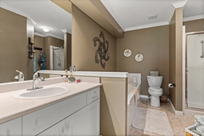 Guest Bathroom Photo of 54 32777 Chilcotin Drive, Abbotsford, BC