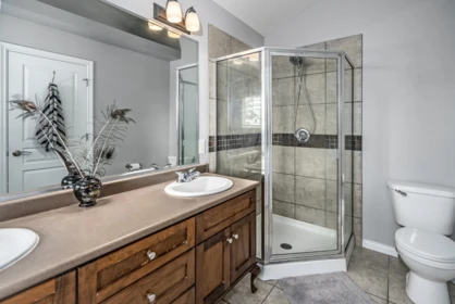 Guest Bathroom Photo of 22938 Vista Ridge Drive, Maple Ridge, BC