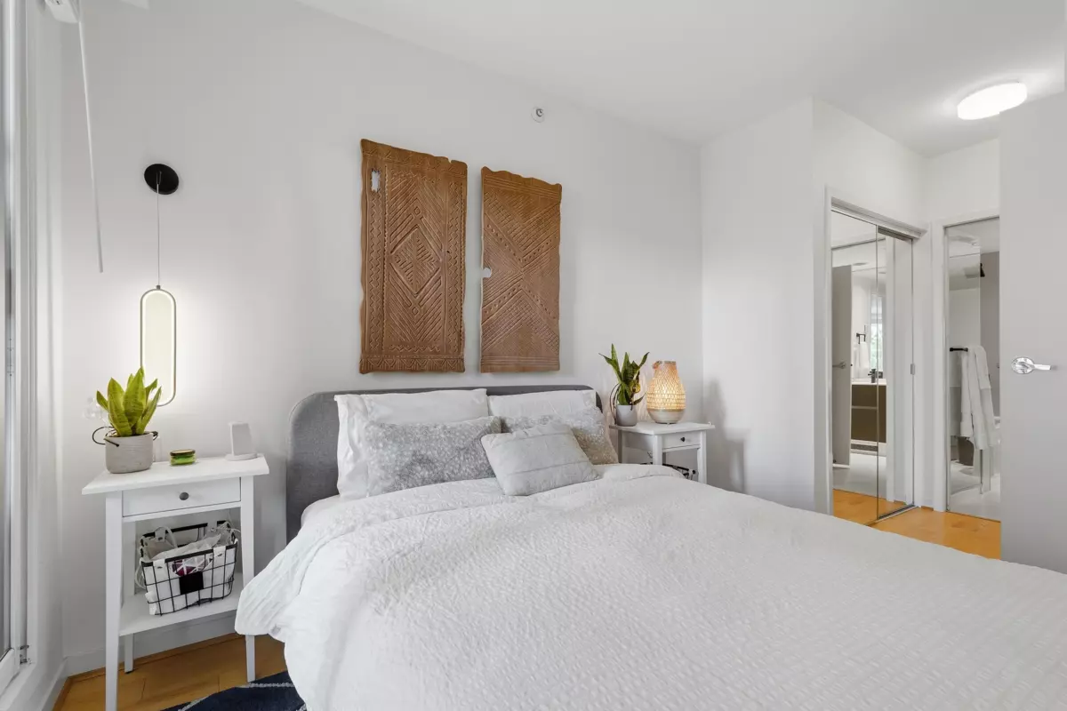 Living Room Photo of 303 1888 York Avenue, Vancouver, BC