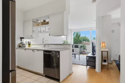 Kitchen Island Photo of 303 1888 York Avenue, Vancouver, BC