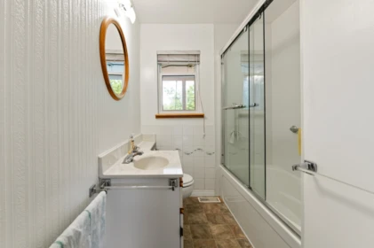 Entry Foyer Photo of 627 Harrison Avenue, Coquitlam, BC