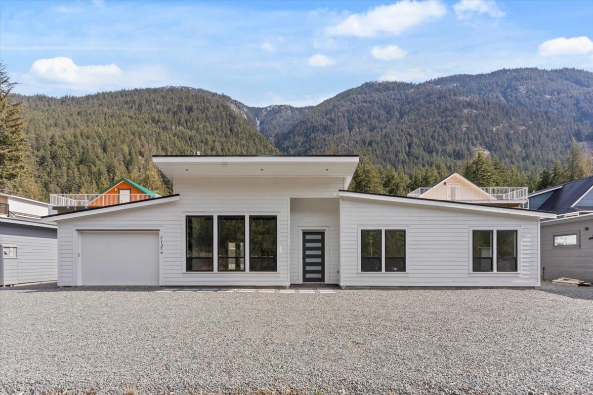 Exterior Rear Photo of HG185 71376 Grove Place, Hope, BC