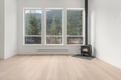 Breakfast Nook Photo of HG185 71376 Grove Place, Hope, BC