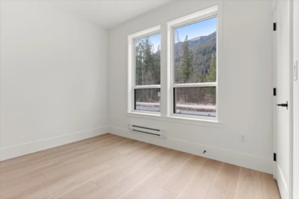 Hallway Photo of HG185 71376 Grove Place, Hope, BC