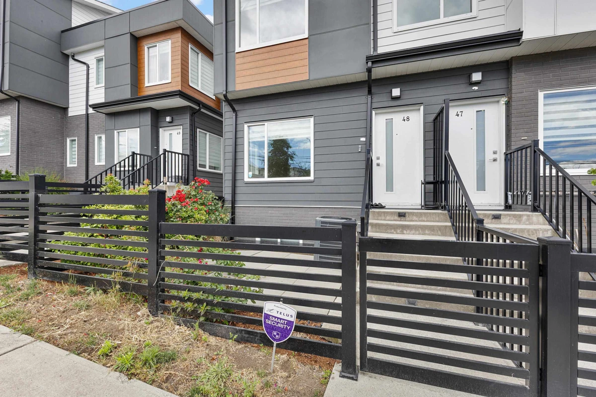 Family Room Photo of 48 9652 162a Street, Surrey, BC