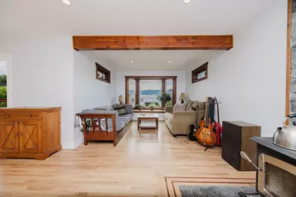 1515 Thompson Road, Gibsons, BC, Gibsons — Single Family Residence for sale