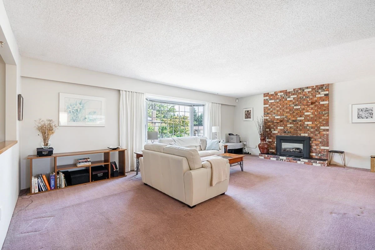 Dining Area Photo of 1912 Mercer Avenue, Port Coquitlam, BC