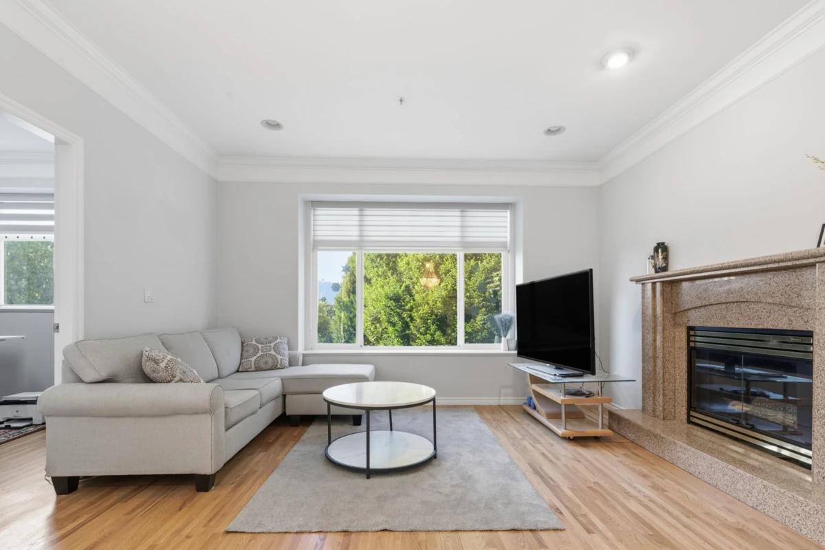 Living Room Photo of 3186 E 18th Avenue, Vancouver, BC