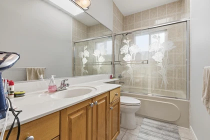 Guest Bathroom Photo of 3186 E 18th Avenue, Vancouver, BC