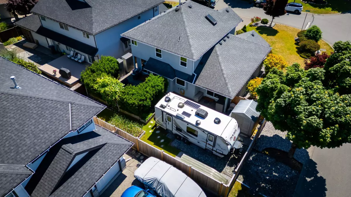 Family Room Photo of 18851 64a Avenue, Surrey, BC