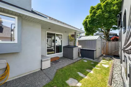 Basement Recreation Room Photo of 18851 64a Avenue, Surrey, BC