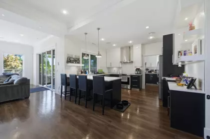 Kitchen Photo of 15868 105a Avenue, Surrey, BC
