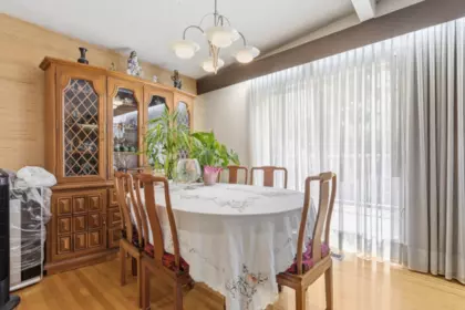 Kitchen Island Photo of 3055 Rosemont Drive, Vancouver, BC