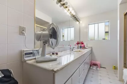 Primary Bathroom Photo of 3055 Rosemont Drive, Vancouver, BC