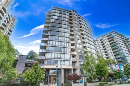 703 7362 Elmbridge Way, Richmond, BC, Richmond — Apartment/Condo for sale