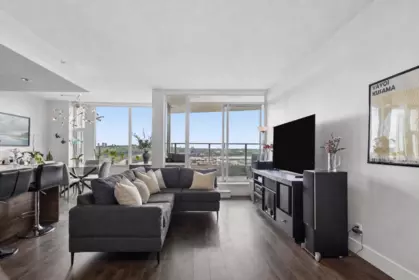 2303 1550 Fern Street, North Vancouver, BC, North Vancouver — Apartment/Condo for sale